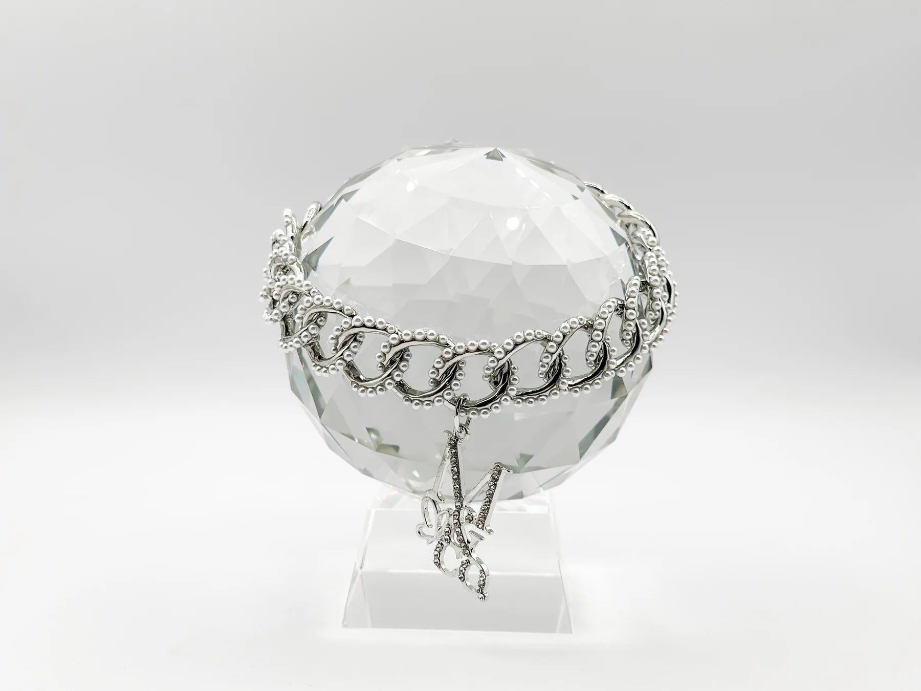 Runway Necklace: Pearlfection (Platinum Finish)